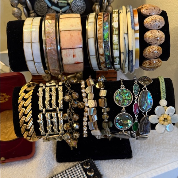 Come dig with me.  Unlisted gorgeousness in every price range. - Picture 8 of 17